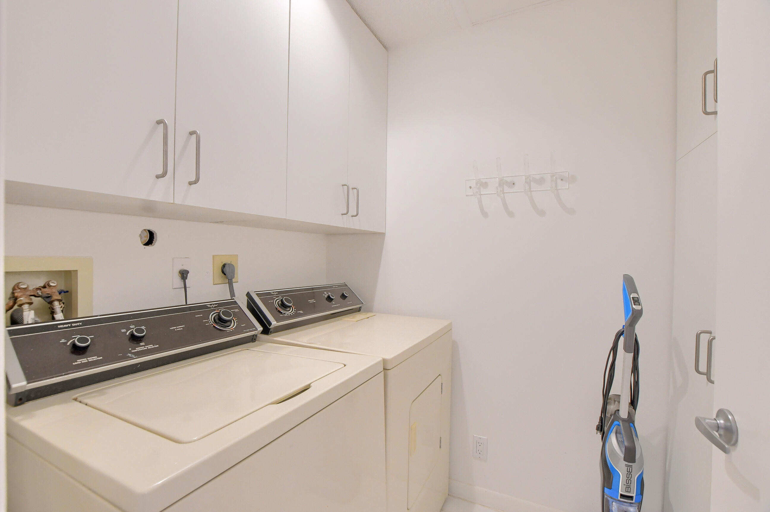 8620 Flamingo Drive Boca Raton, FL 33496 - Photo 17 of 37 Laundry Room