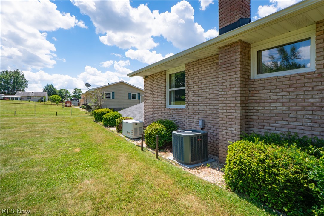2421 Fairview Road Uniontown, OH 44685 - Photo 37 of 40