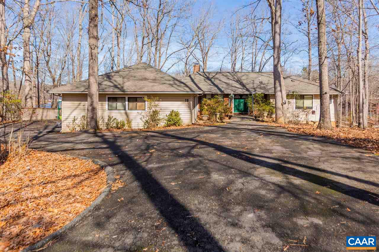 15 Condor Road Palmyra, VA 22963 - Photo 3 of 39 a front view of a house with a yard