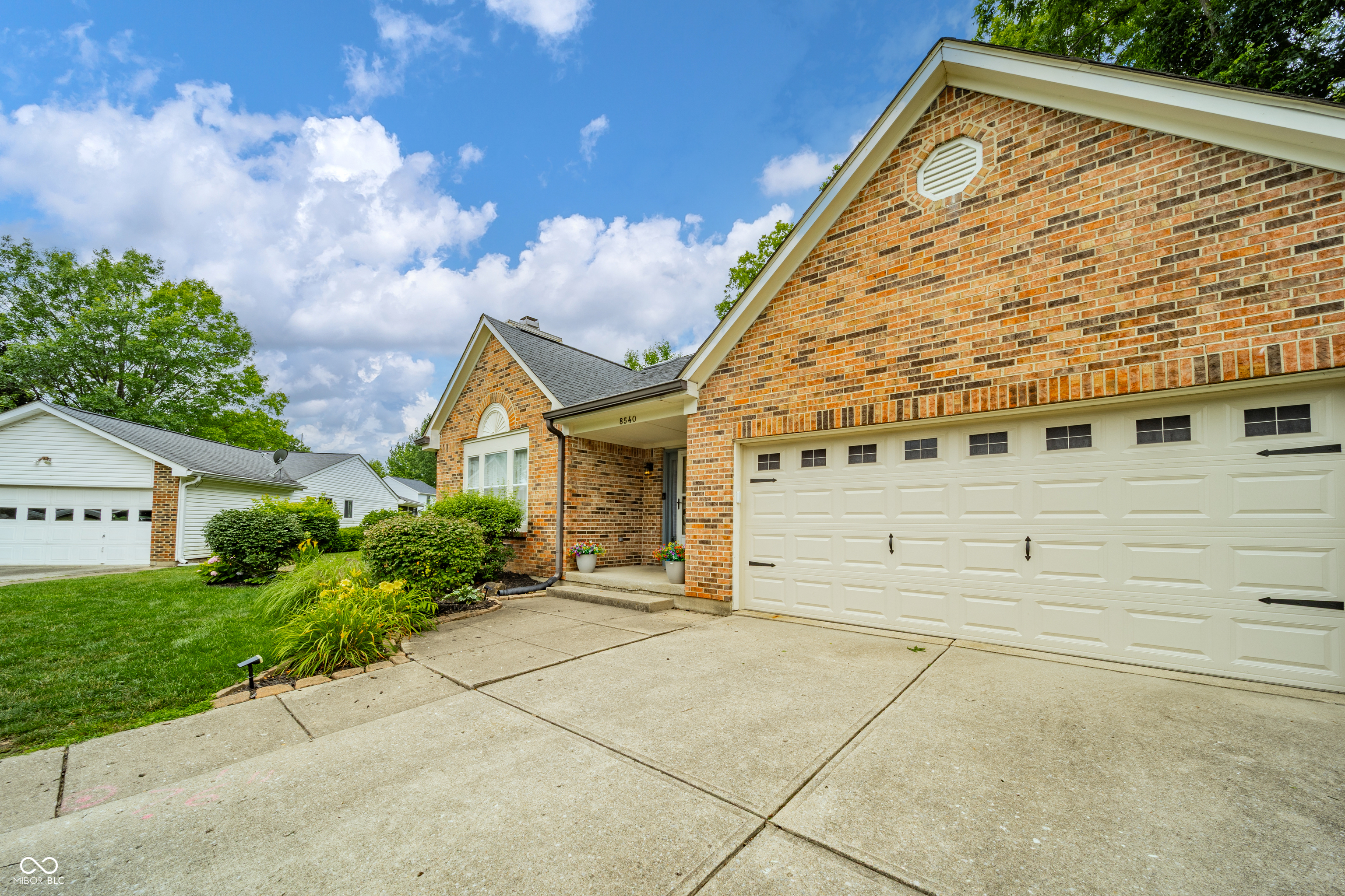 8540 Castle Ridge Lane Indianapolis, IN 46256 - Photo 5 of 47