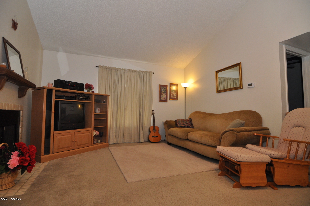 8111 West Wacker Road, Unit 52 Peoria, AZ 85381 - Photo 2 of 6 DSC_0160