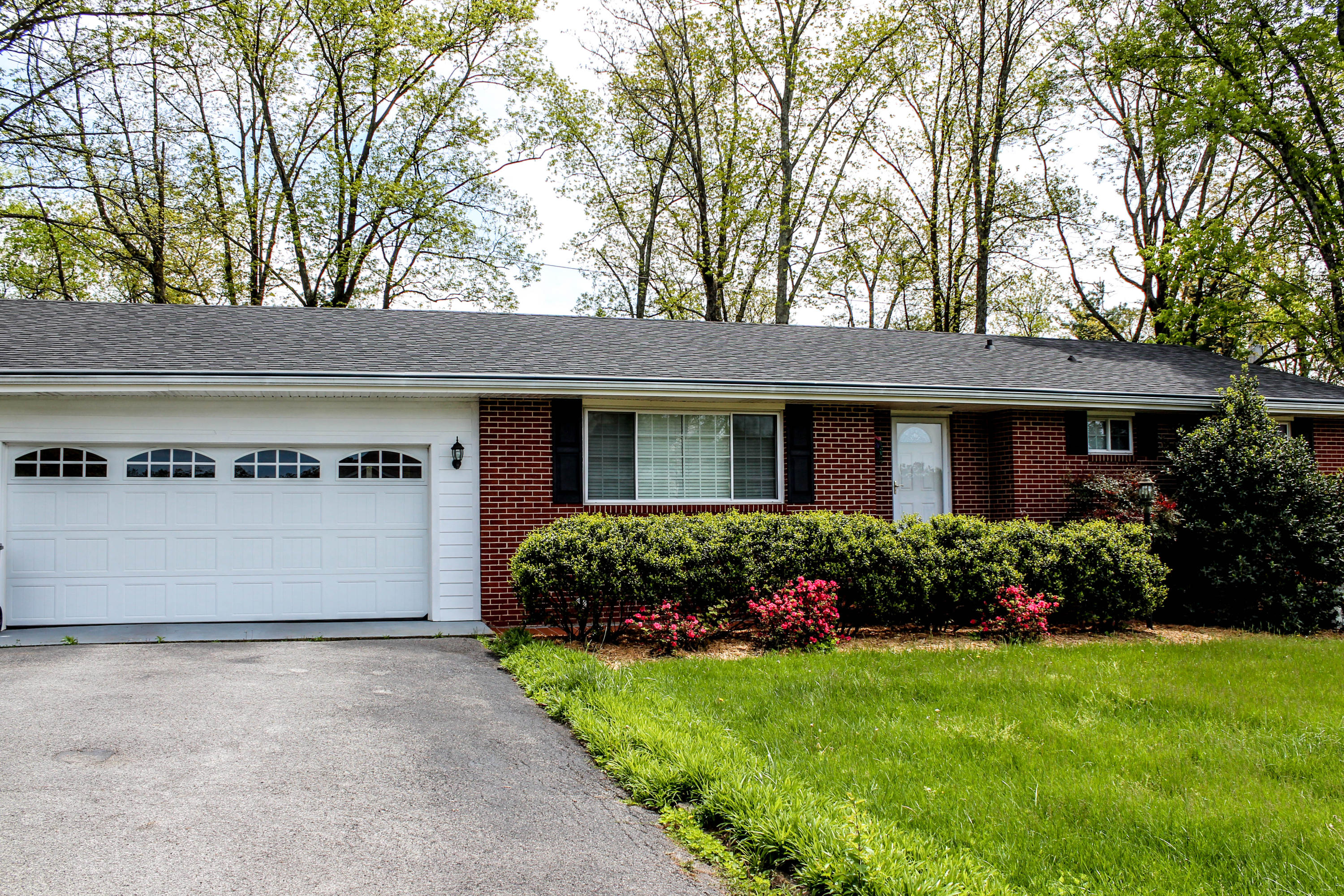 944 Ridgeway Avenue Signal Mountain, TN 37377 - Photo 1 of 17 IMG_4942