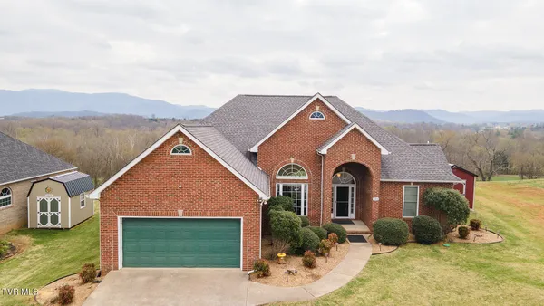 $499,900 | 100 Golf Villa Drive, Greeneville, TN 37743