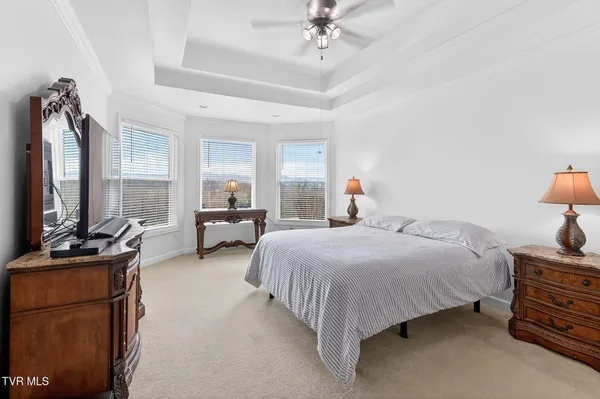 $499,900 | 100 Golf Villa Drive, Greeneville, TN 37743