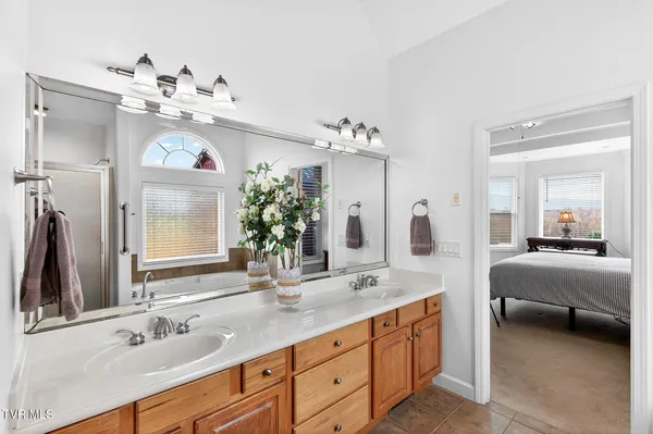 $499,900 | 100 Golf Villa Drive, Greeneville, TN 37743