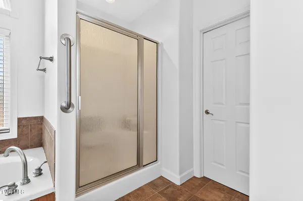 $499,900 | 100 Golf Villa Drive, Greeneville, TN 37743