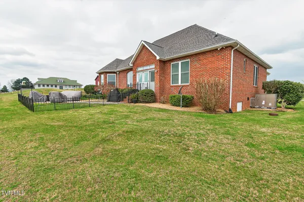 $499,900 | 100 Golf Villa Drive, Greeneville, TN 37743