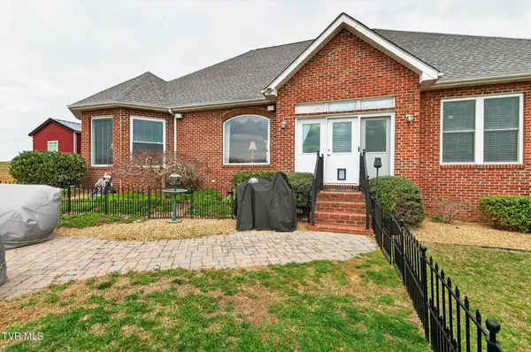 $499,900 | 100 Golf Villa Drive, Greeneville, TN 37743