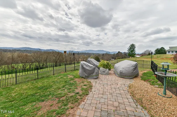 $499,900 | 100 Golf Villa Drive, Greeneville, TN 37743