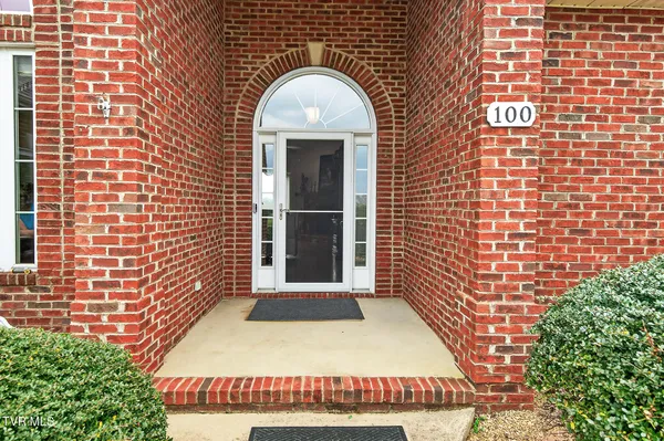 $499,900 | 100 Golf Villa Drive, Greeneville, TN 37743