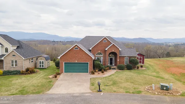 $499,900 | 100 Golf Villa Drive, Greeneville, TN 37743
