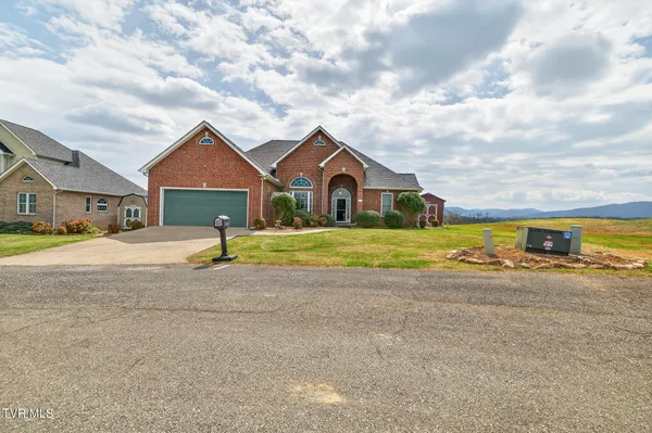 $499,900 | 100 Golf Villa Drive, Greeneville, TN 37743