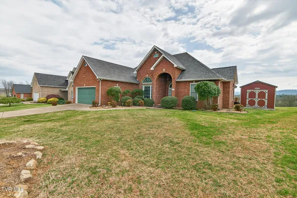 $499,900 | 100 Golf Villa Drive, Greeneville, TN 37743