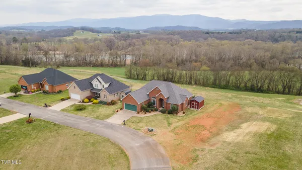 $499,900 | 100 Golf Villa Drive, Greeneville, TN 37743