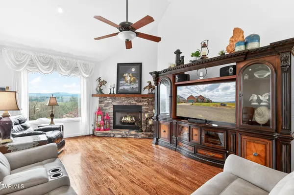 $499,900 | 100 Golf Villa Drive, Greeneville, TN 37743