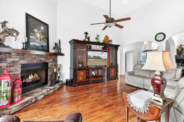 $499,900 | 100 Golf Villa Drive, Greeneville, TN 37743