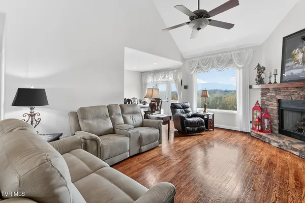 $499,900 | 100 Golf Villa Drive, Greeneville, TN 37743