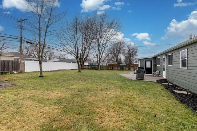 $279,900 | 2042 Parker Boulevard, Tonawanda, NY 14150