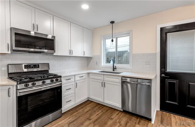 $279,900 | 2042 Parker Boulevard, Tonawanda, NY 14150