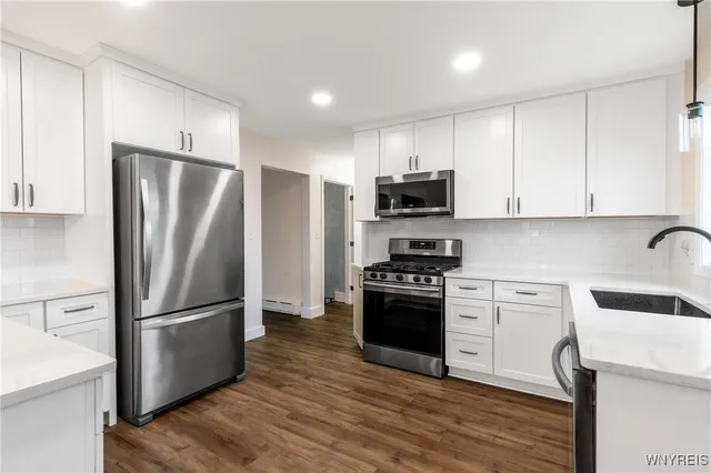 $279,900 | 2042 Parker Boulevard, Tonawanda, NY 14150