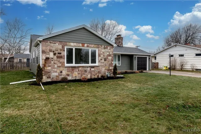 $279,900 | 2042 Parker Boulevard, Tonawanda, NY 14150