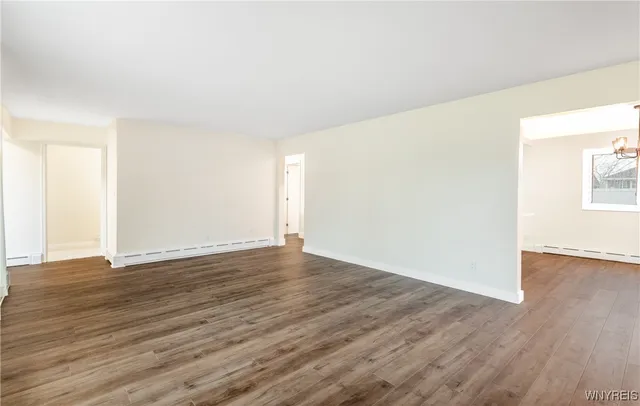 $279,900 | 2042 Parker Boulevard, Tonawanda, NY 14150