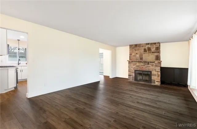 $279,900 | 2042 Parker Boulevard, Tonawanda, NY 14150