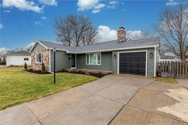$279,900 | 2042 Parker Boulevard, Tonawanda, NY 14150