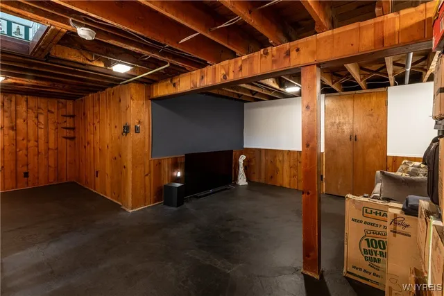 $279,900 | 2042 Parker Boulevard, Tonawanda, NY 14150