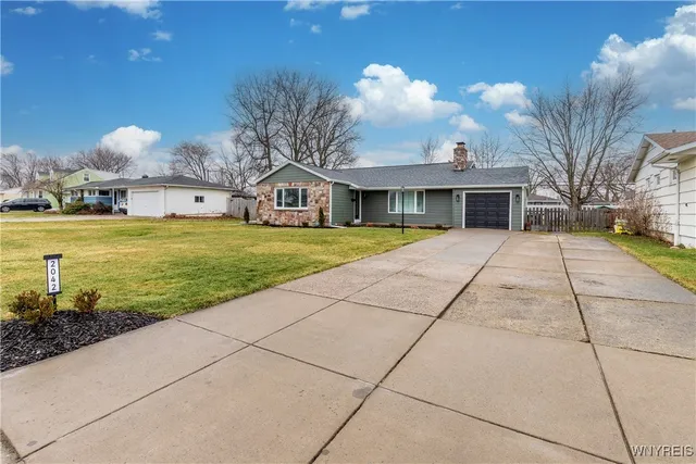 $279,900 | 2042 Parker Boulevard, Tonawanda, NY 14150