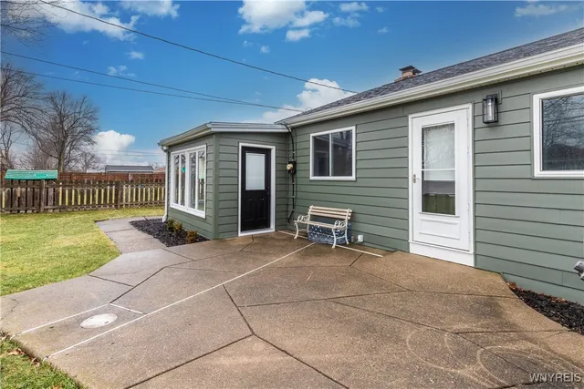 $279,900 | 2042 Parker Boulevard, Tonawanda, NY 14150
