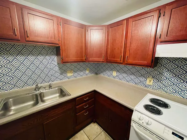 $325,000 | 40 Eastern Avenue, Unit 104, Manchester, NH 03104