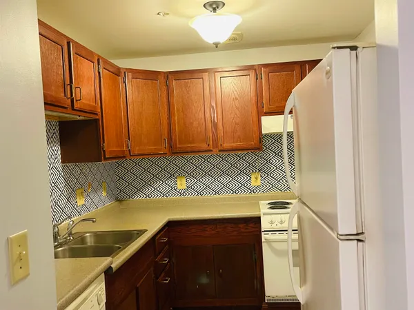 $325,000 | 40 Eastern Avenue, Unit 104, Manchester, NH 03104