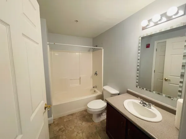 $325,000 | 40 Eastern Avenue, Unit 104, Manchester, NH 03104