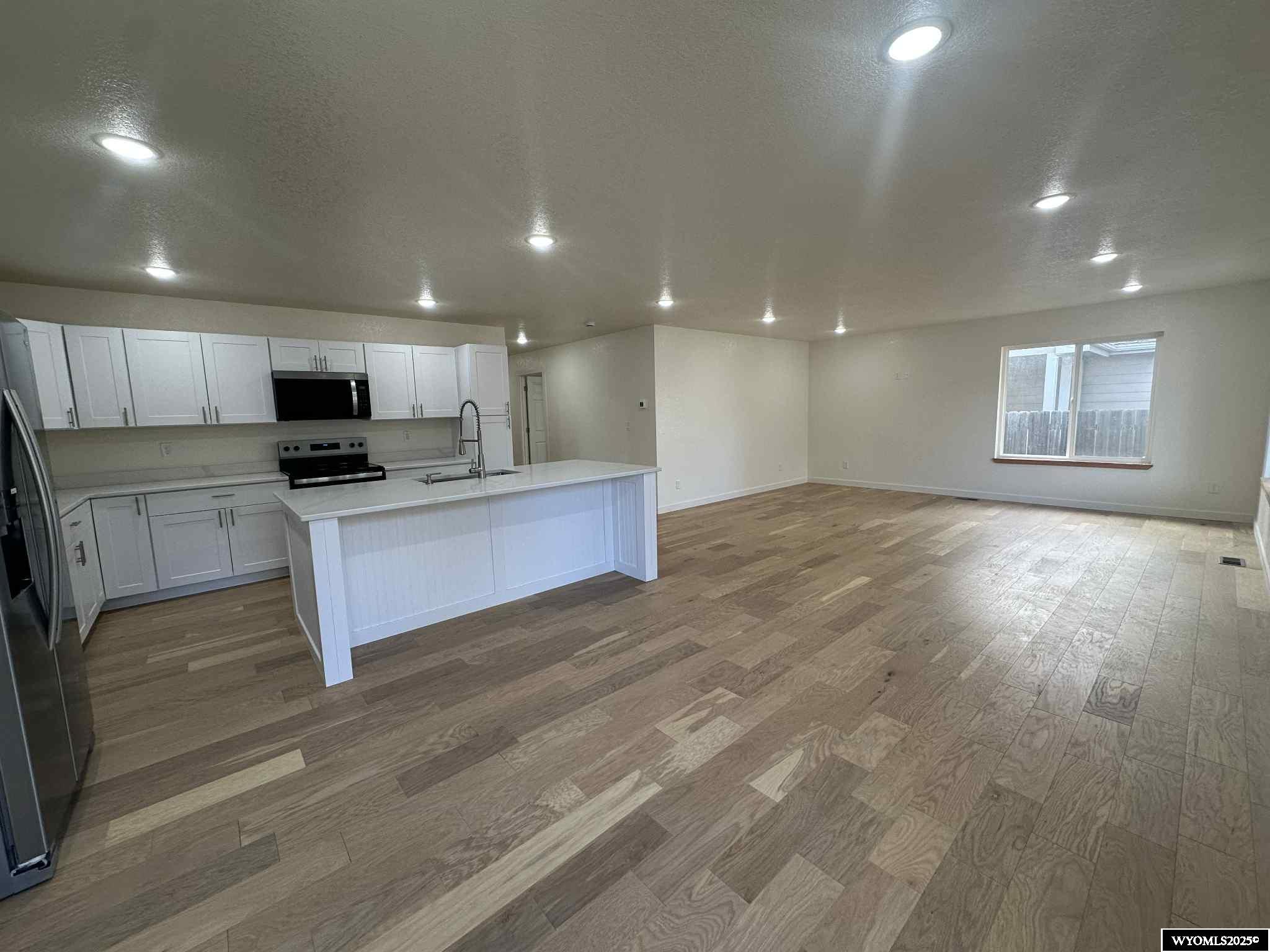 701 Summit Drive Riverton, WY 82501 - Photo 3 of 31