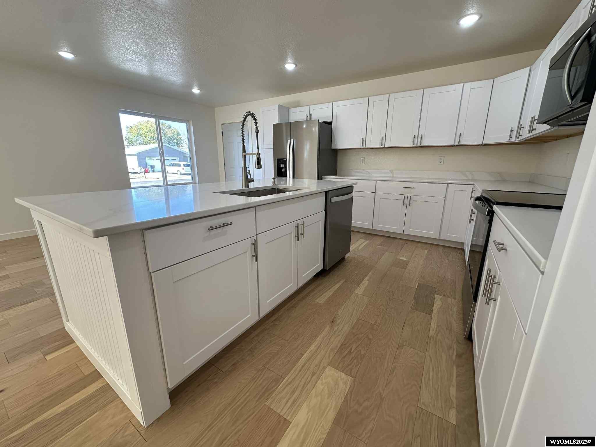 701 Summit Drive Riverton, WY 82501 - Photo 4 of 31