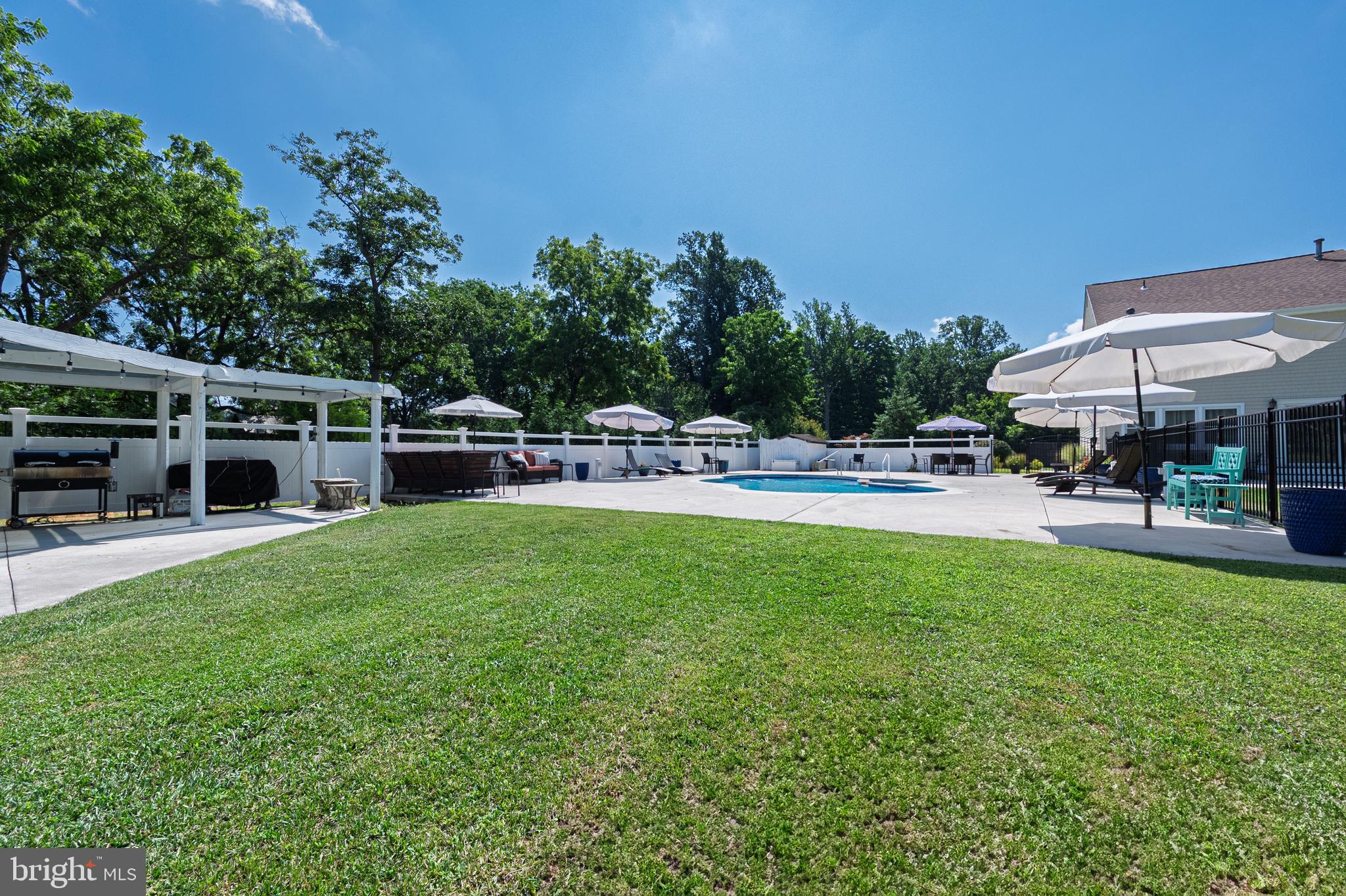 900 Elwood Road, Unit MULLICA Hammonton, NJ 08037 - Photo 45 of 56 a view of a chairs and tables in the patio