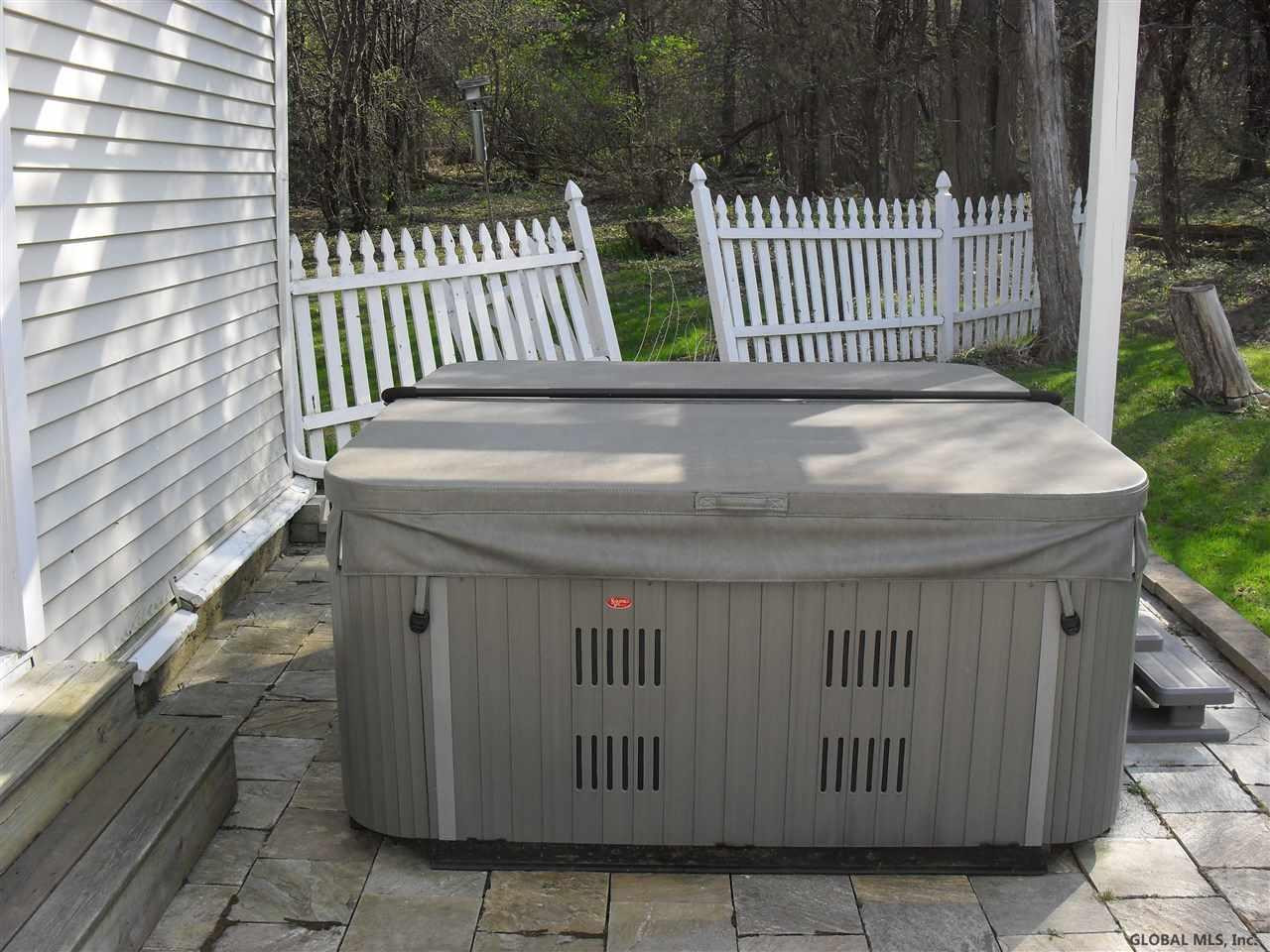 183 East Gregg Road Rotterdam, NY 12306 - Photo 4 of 25 Photo 4