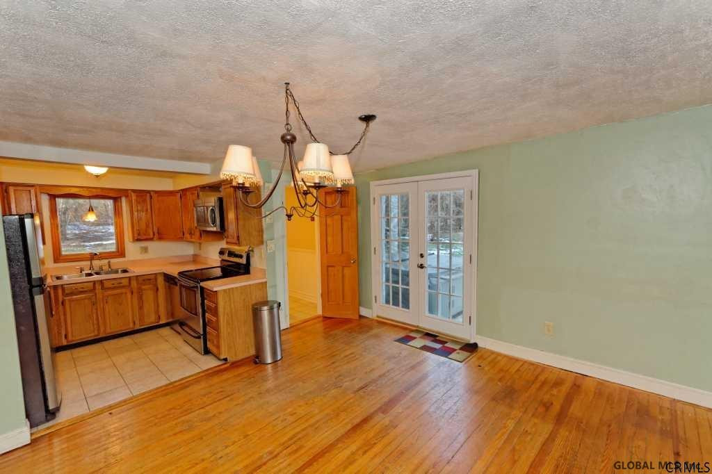 183 East Gregg Road Rotterdam, NY 12306 - Photo 9 of 25 Photo 9