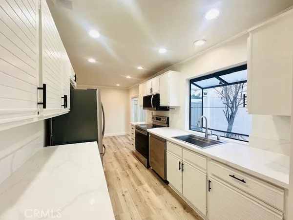 $4,100 | 12 Amberleaf, Irvine, CA 92614