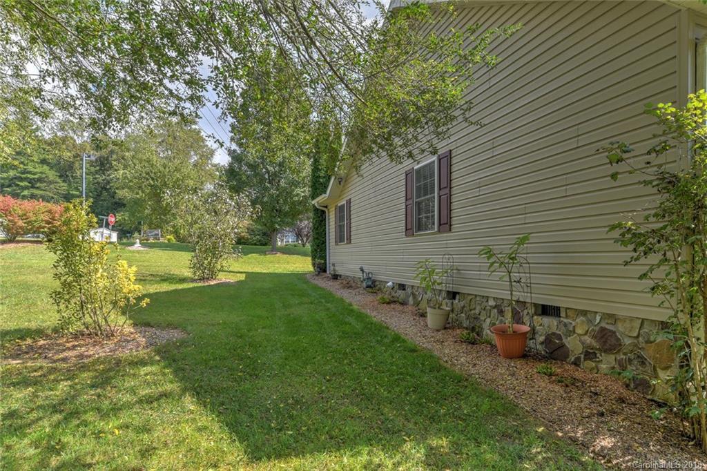 1 Springfield Way Arden, NC 28704 - Photo 3 of 33 Gallery Image 3