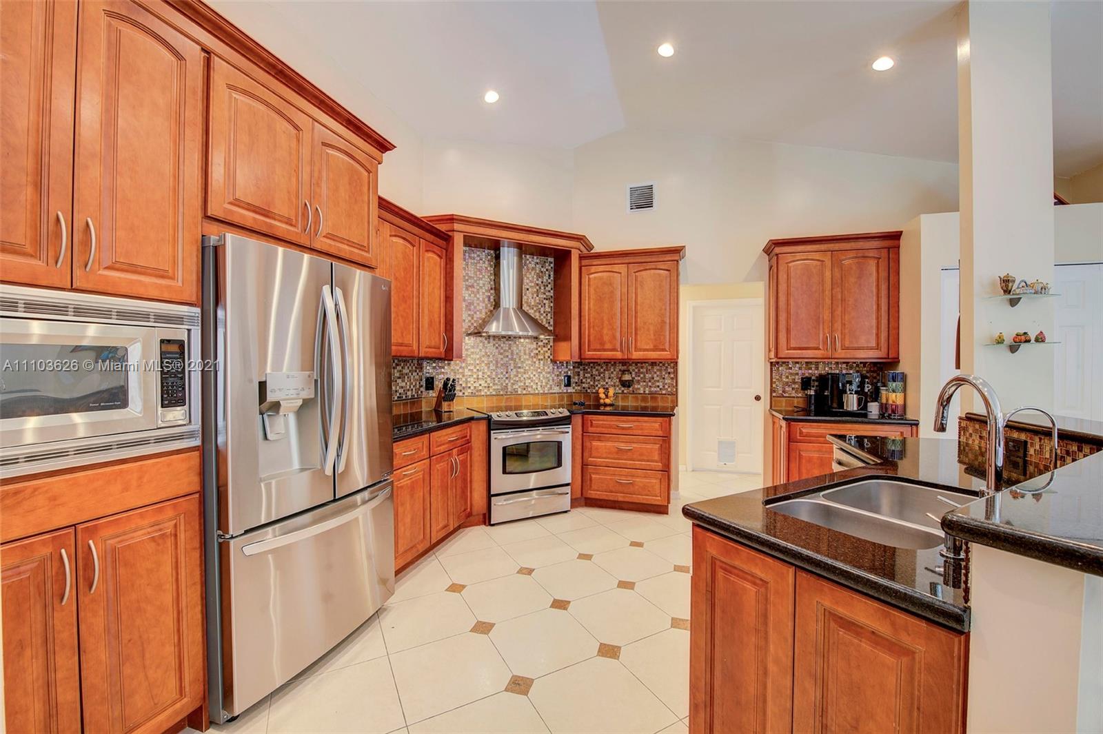 3203 Ridge Trace Davie, FL 33328 - Photo 13 of 44 Gallery Image 13