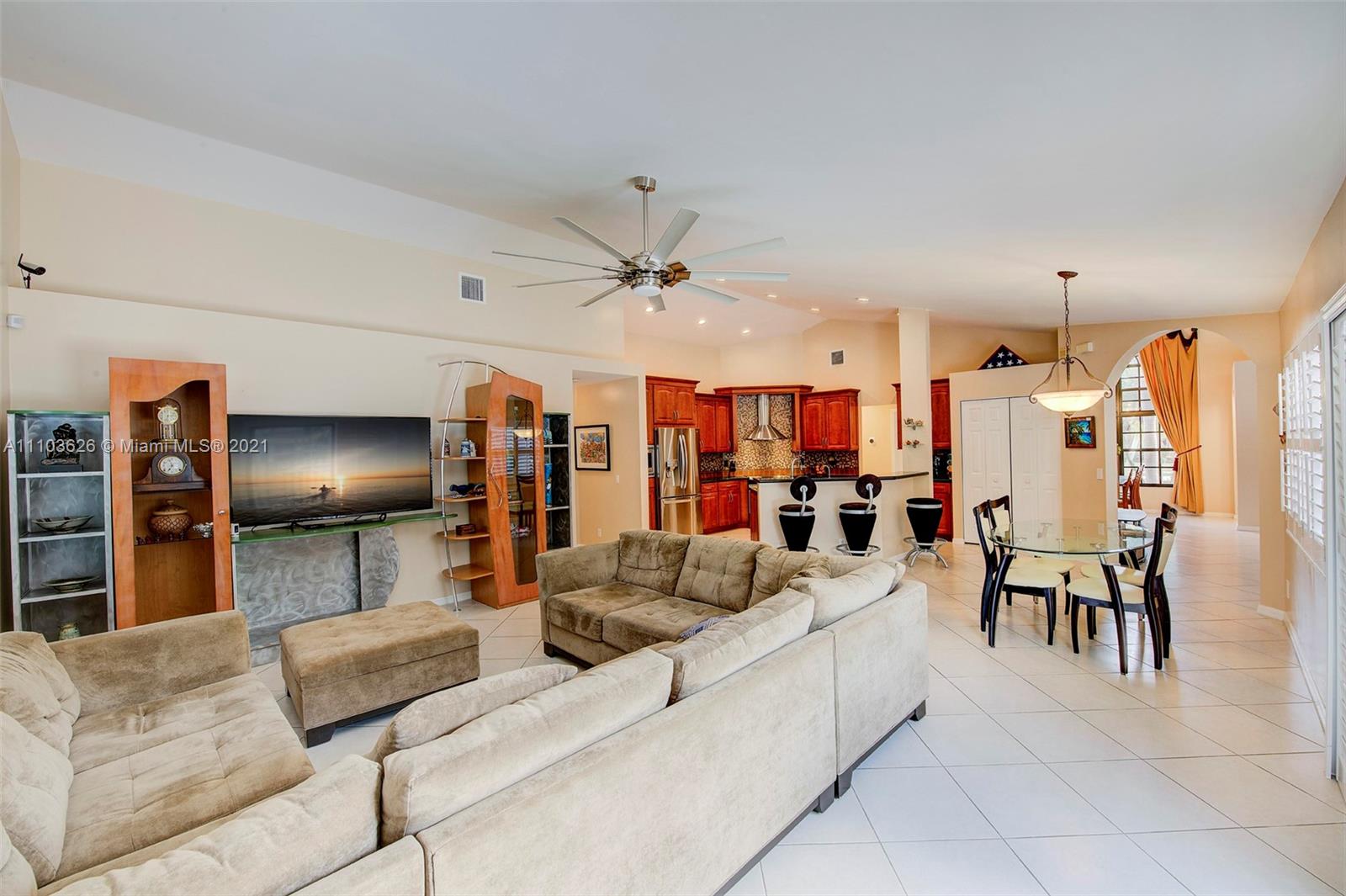 3203 Ridge Trace Davie, FL 33328 - Photo 15 of 44 Gallery Image 15