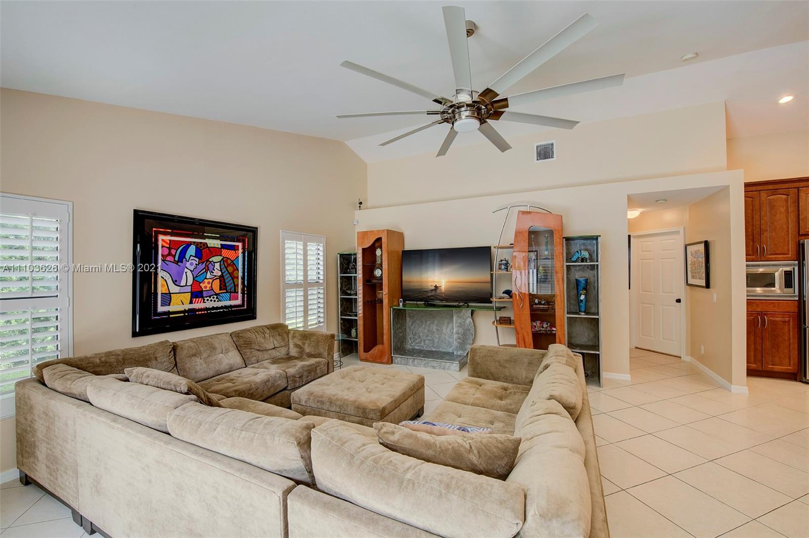 3203 Ridge Trace Davie, FL 33328 - Photo 16 of 44 Gallery Image 16