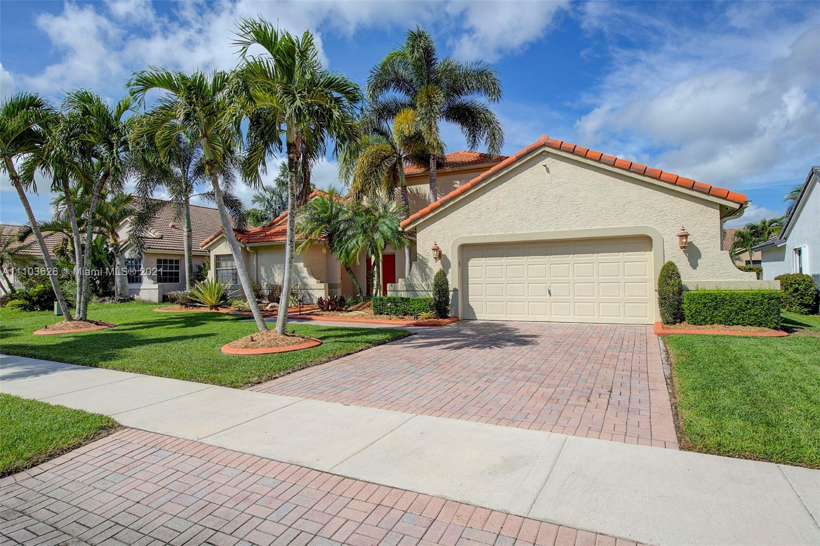 3203 Ridge Trace Davie, FL 33328 - Photo 4 of 44 Gallery Image 4