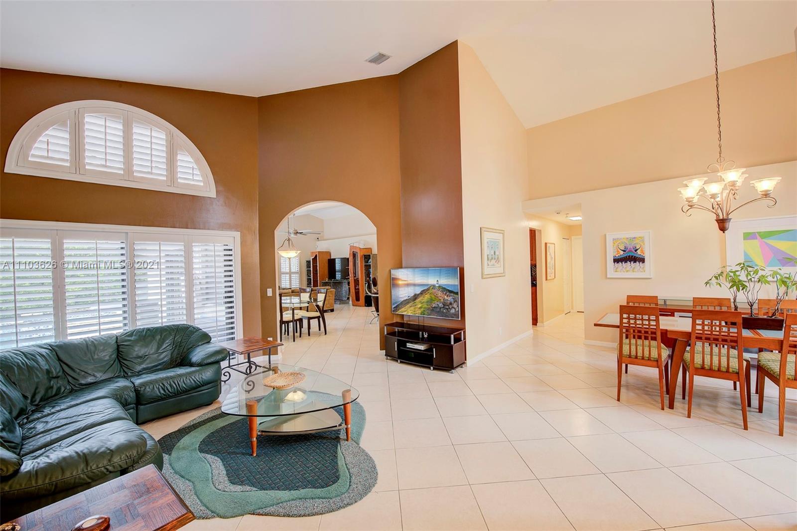3203 Ridge Trace Davie, FL 33328 - Photo 6 of 44 Gallery Image 6
