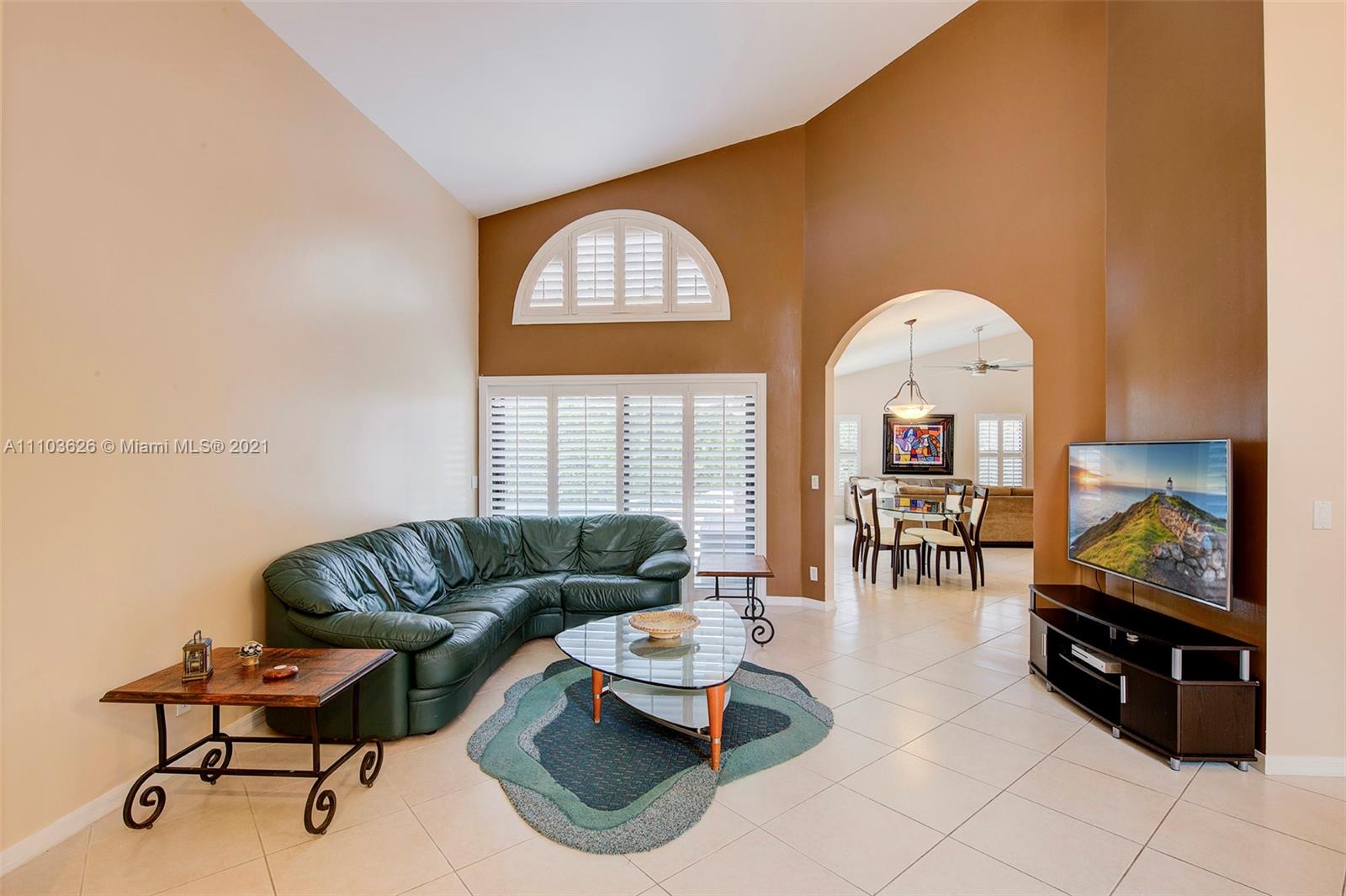 3203 Ridge Trace Davie, FL 33328 - Photo 7 of 44 Gallery Image 7