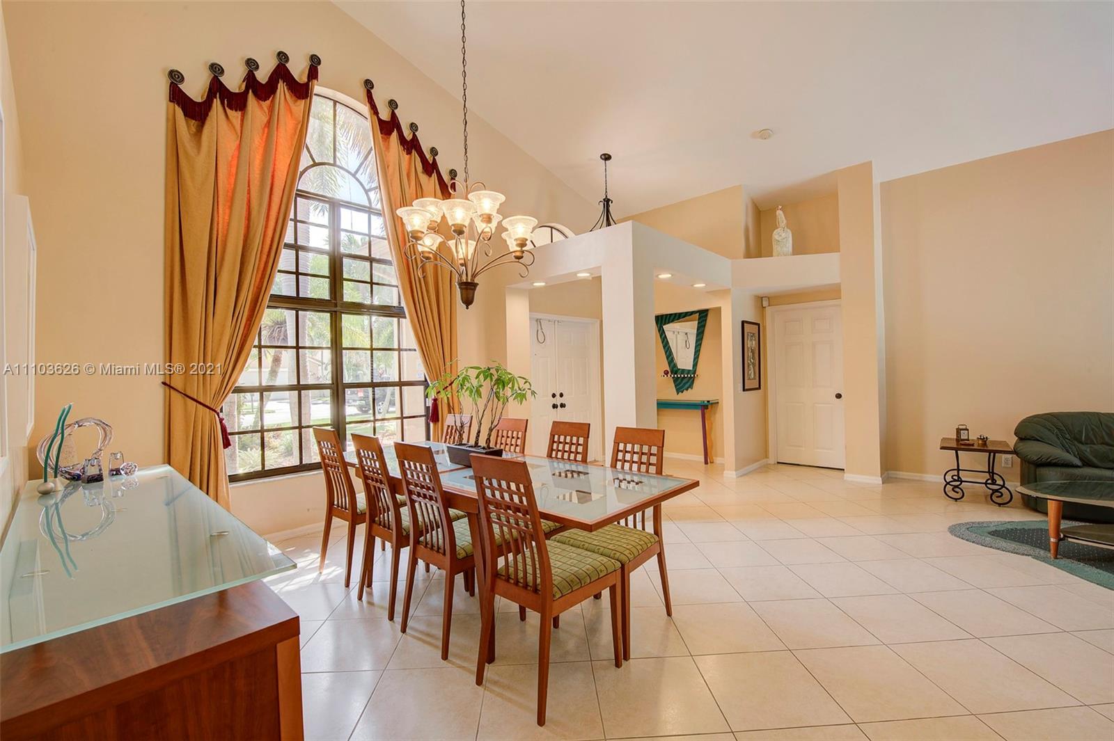 3203 Ridge Trace Davie, FL 33328 - Photo 9 of 44 Gallery Image 9