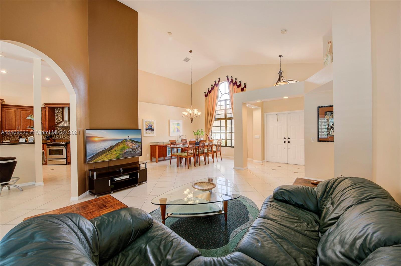 3203 Ridge Trace Davie, FL 33328 - Photo 10 of 44 Gallery Image 10