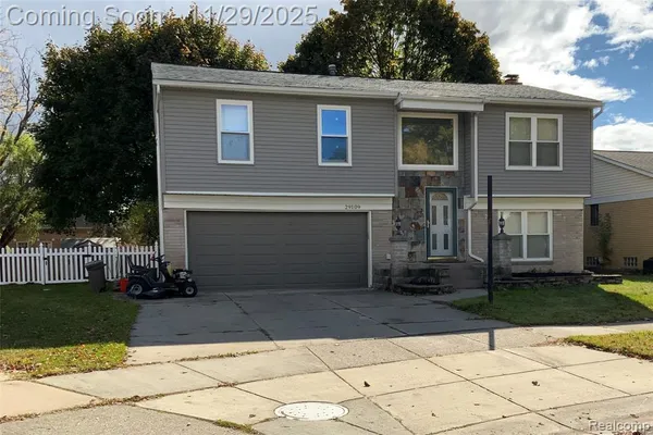 $2,400 | 29109 Perth Street, Livonia, MI 48154